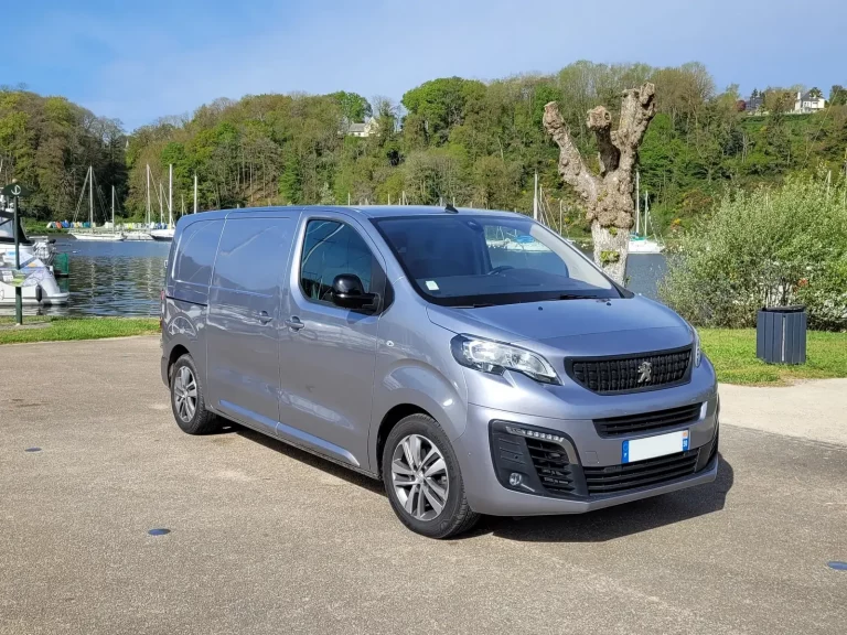 Expert 2L blueHDi 150ch, année 2022, 67700km. Première main. A partir de 29900 € selon aménagement à configurer