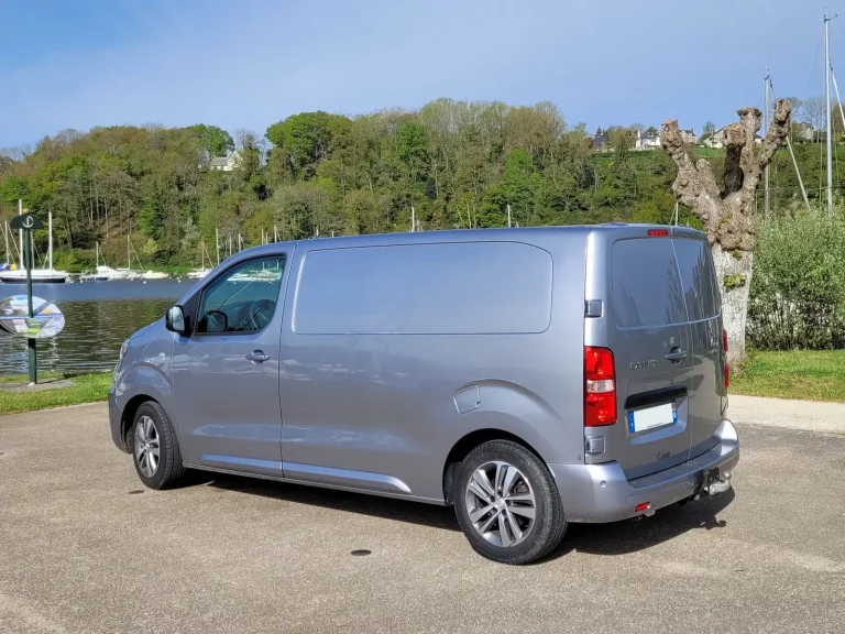 Expert 2L blueHDi 150ch, année 2022, 67700km. Première main. A partir de 29900 € selon aménagement à configurer