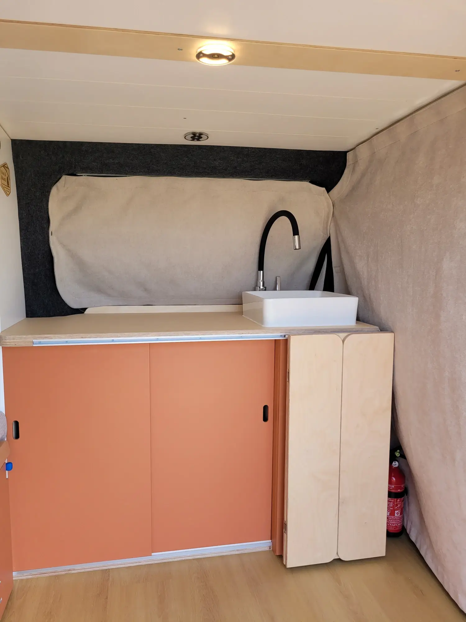 Van&Rance Fiat Scudo - intérieur cuisine rideaux