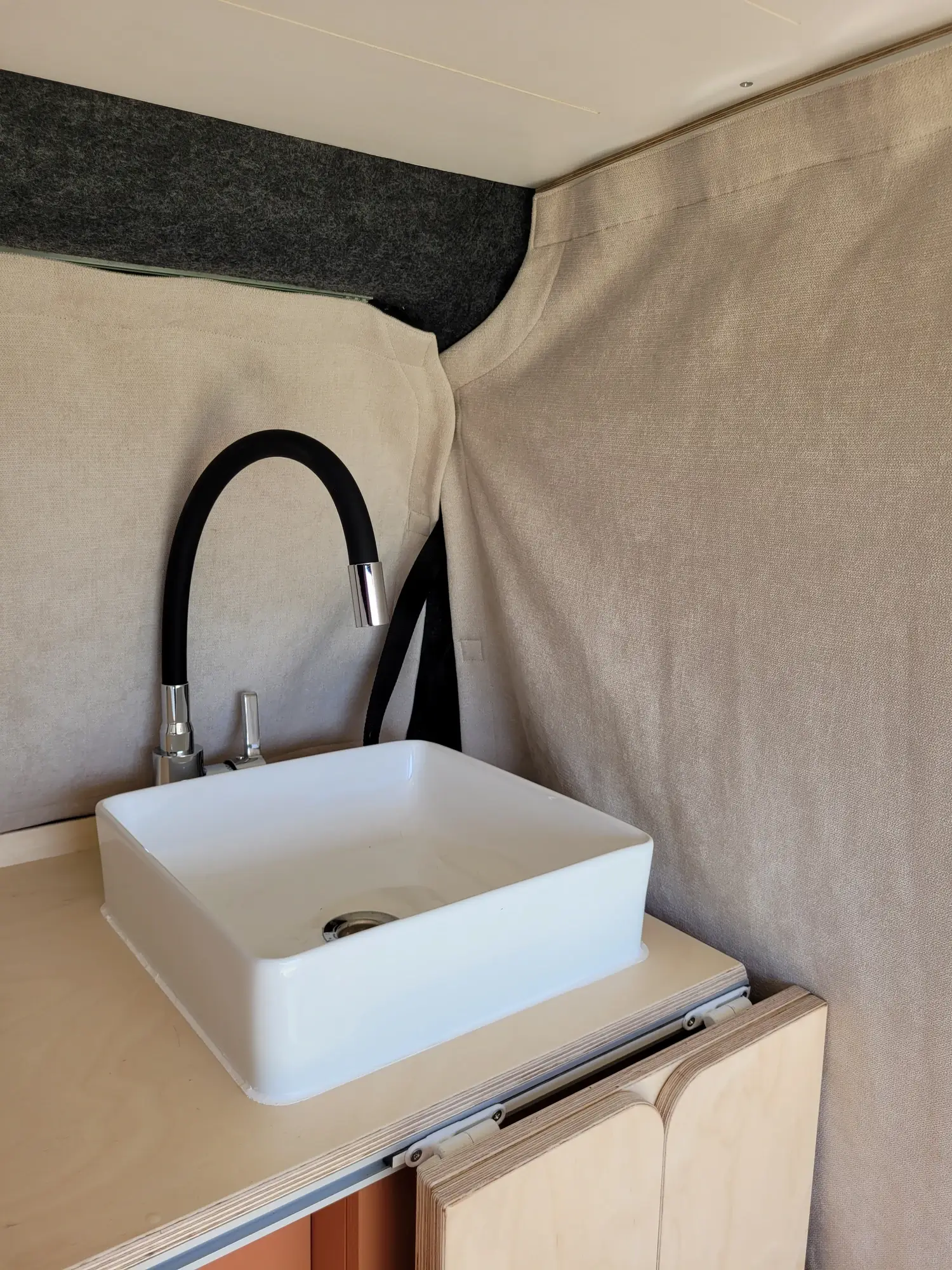 Van&Rance Fiat Scudo - intérieur cuisine rideaux