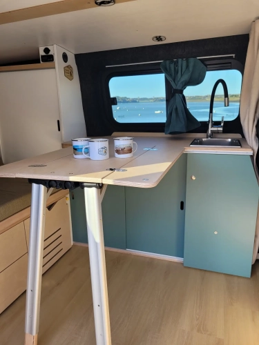 Van et Rance - aménagement sur mesure - intérieur cuisine table Expert 3