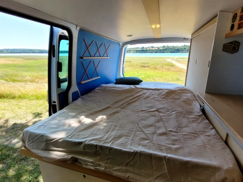 Van et Rance - aménagement sur mesure - intérieur lit VW T6