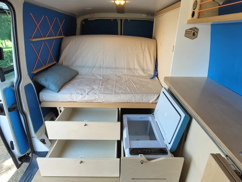 Van et Rance - aménagement sur mesure - intérieur salon rangements VW T6