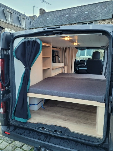 Van et Rance - aménagement sur mesure - Trafic 3 intérieur lit