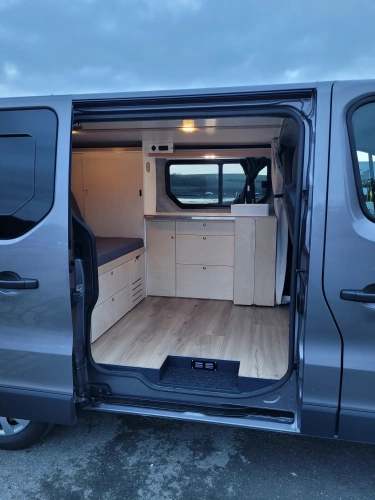 Van et Rance - aménagement sur mesure - Trafic 3 intérieur salon cuisine