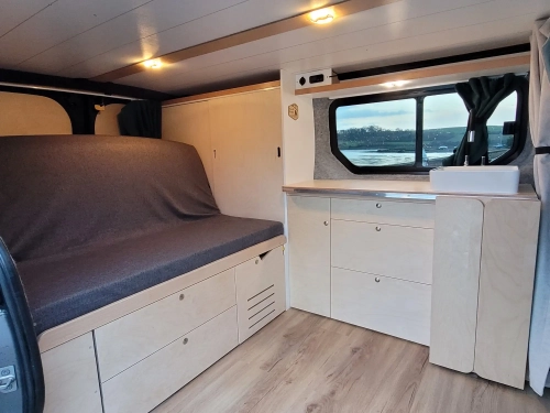 Van et Rance - aménagement sur mesure - Trafic 3 intérieur salon cuisine