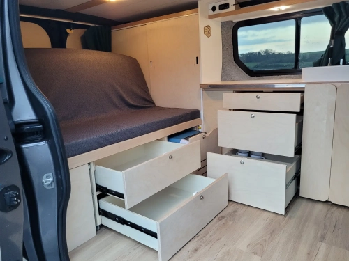 Van et Rance - aménagement sur mesure - Trafic 3 intérieur salon cuisine tiroirs